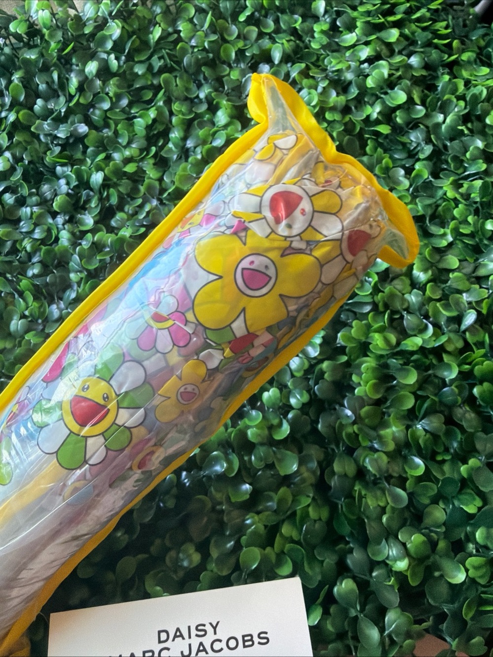 Marc Jacobs Daisy Parfums Takashi Murakami Umbrella Floral Yellow - Picture 3 of 5